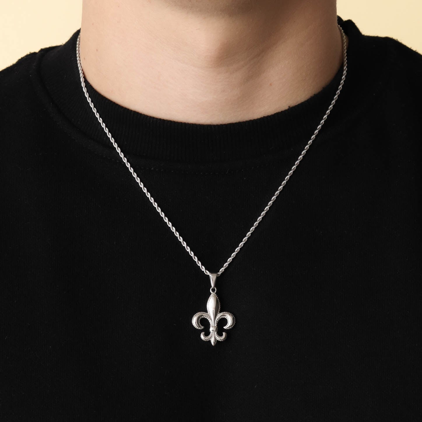 Fleur De Lis Pendant – Silver