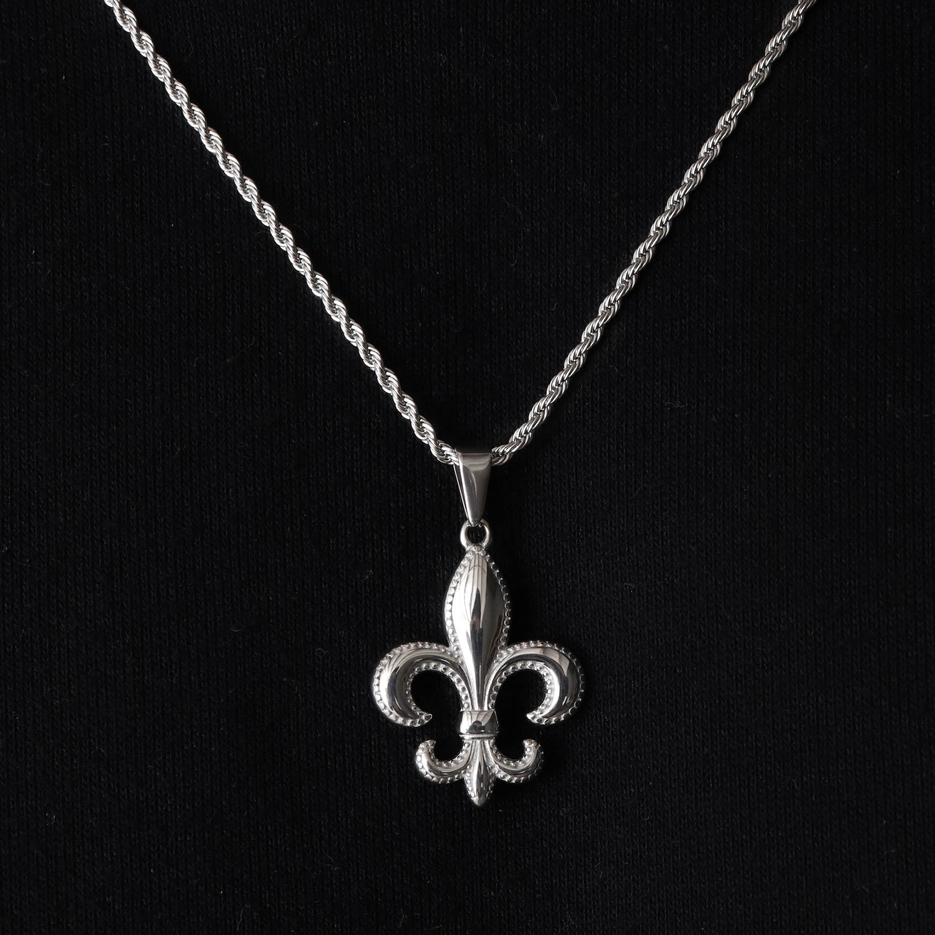 Fleur De Lis Pendant – Silver
