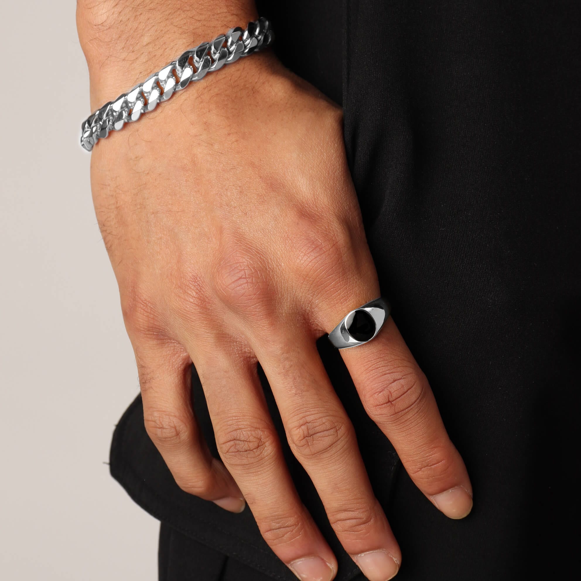Oval Stone Ring – Silver