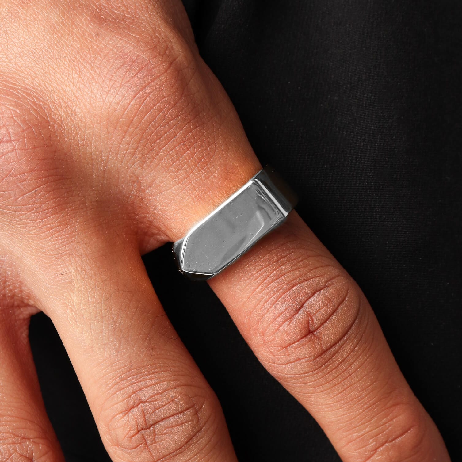 Iron Signet Ring – Silver