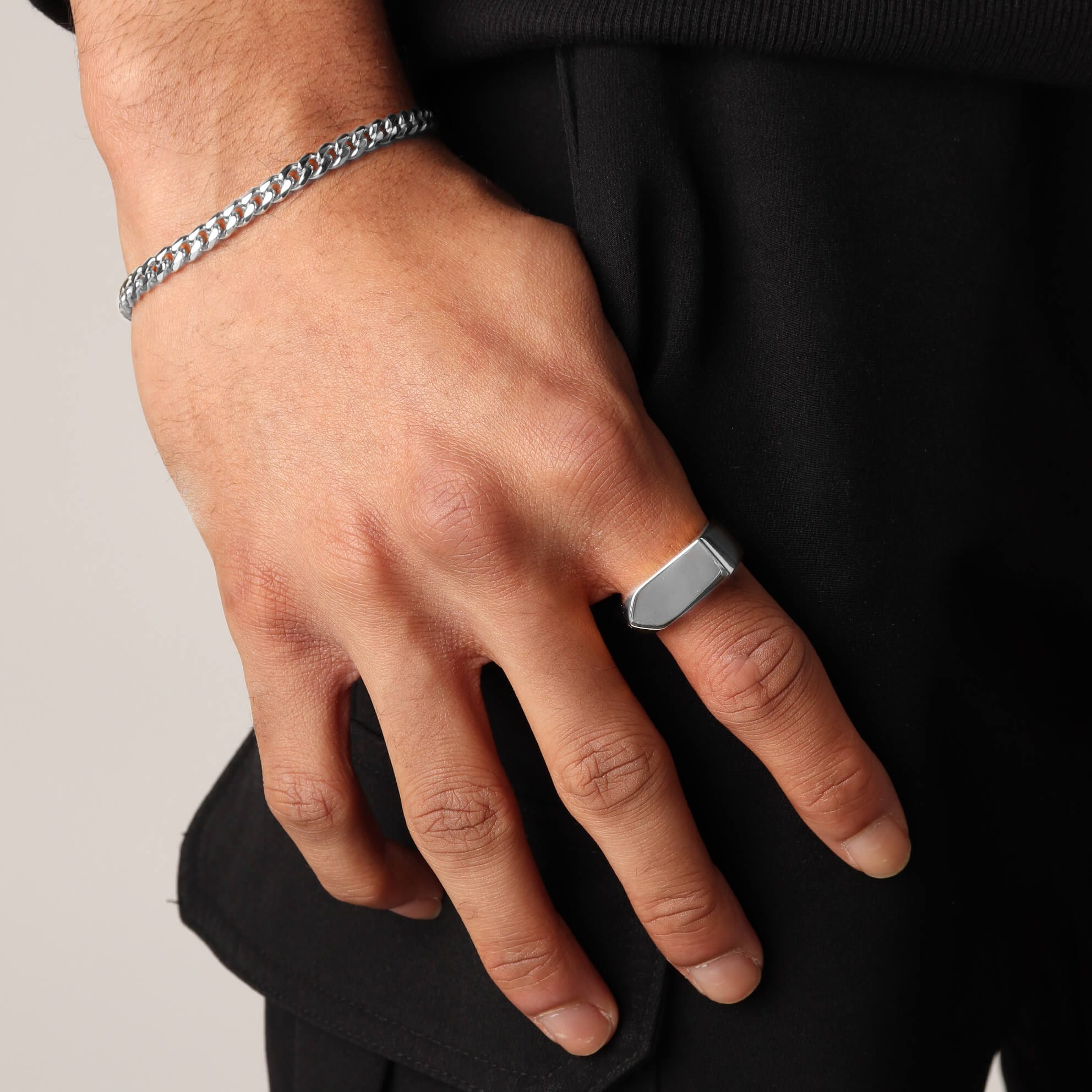 Iron Signet Ring – Silver